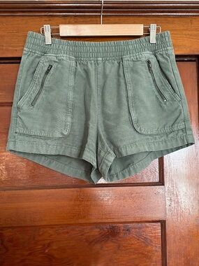 Aerie Sage Cotton Lyocell Blend Cargo Shorts Size Medium Utility Zipper Pockets
